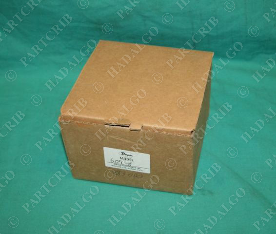 Dwyer, 607-8, Differential Pressure Transmitter 238B462-01 NEW
