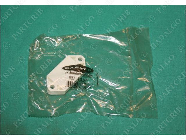 Banner, BRT-32X22A, 73689, Rectangular Reflector NEW