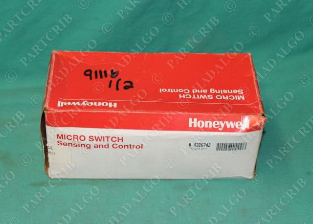 Honeywell, MPES103B22HD-CW1, Photoelectric w/ MPB22 Base Sensor Switch NEW