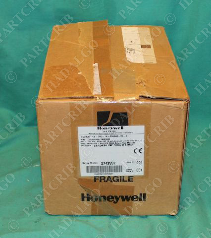 Honeywell DC330B-EE-000-10-000000-20-0 UDC3300 Temperature Controller NEW