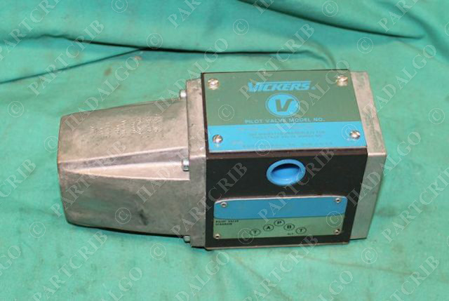 Vickers 297238 DG4S4-012A-50 Solenoid Pilot Valve NEW