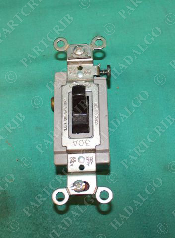 Hubbell Series 3000 HBL3031 Toggle Light Switch 30A 30 amps  NEW